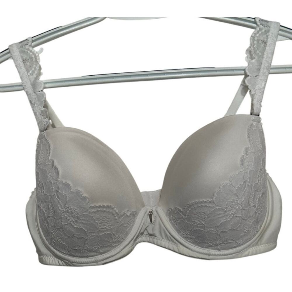 Candies Women's White Lacey Underwire Bra Adjustable‎ Straps Size 38D